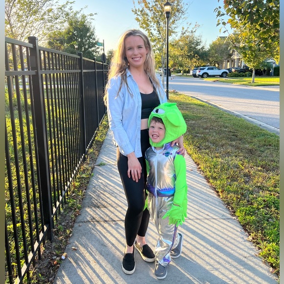 Meet your Posher, Brittney - Picture 3 of 6